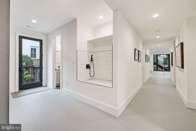 1452 BUENA VISTA AVE, Mclean, VA 22101