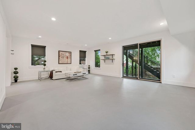 1452 BUENA VISTA AVE, Mclean, VA 22101