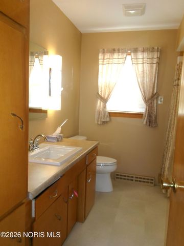 303 S Poplar Street, Leipsic, OH 45856