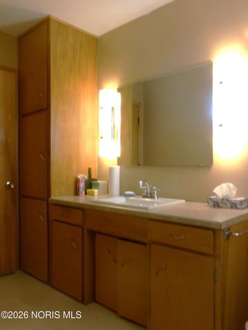 303 S Poplar Street, Leipsic, OH 45856