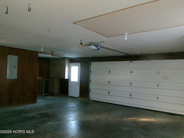 303 S Poplar Street, Leipsic, OH 45856