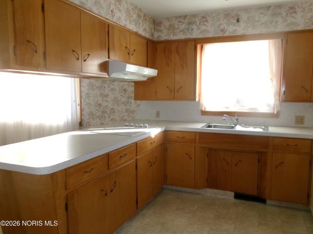 303 S Poplar Street, Leipsic, OH 45856