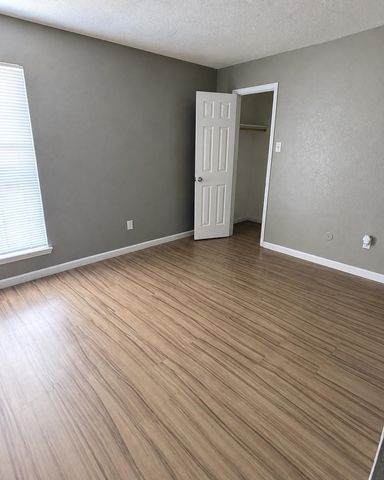 9090 S Braeswood Boulevard 48, Houston, TX 77074