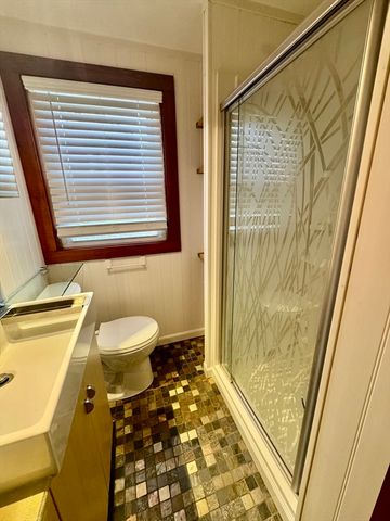 16 Winona Ave, Fairhaven, MA 02719