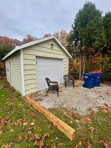 16 Winona Ave, Fairhaven, MA 02719