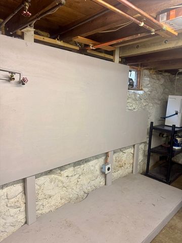 16 Winona Ave, Fairhaven, MA 02719