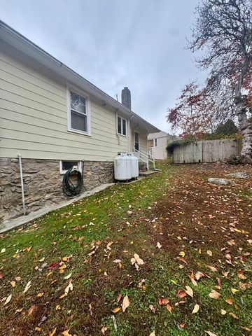 16 Winona Ave, Fairhaven, MA 02719