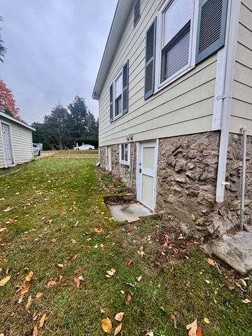 16 Winona Ave, Fairhaven, MA 02719