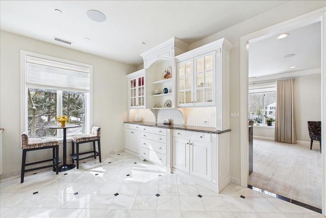 485 Oakwood Avenue D-2, Lake Forest, IL 60045
