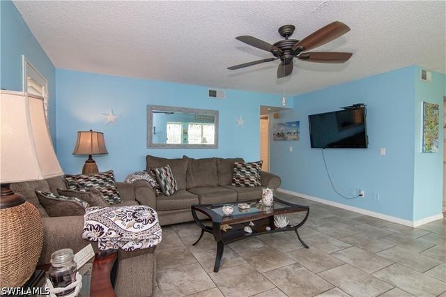 1400 Pompei LN S-21, Naples, FL 34103