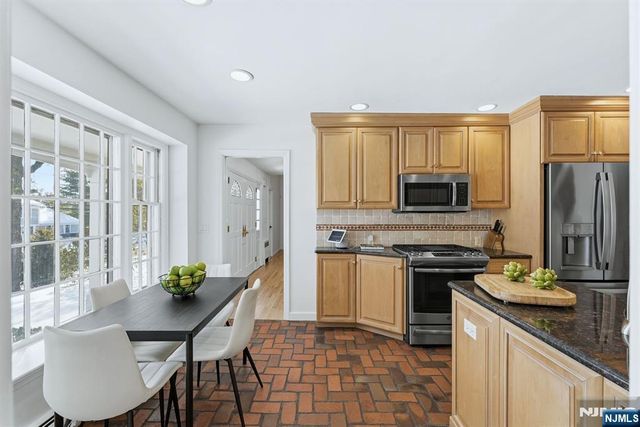 55 Somerset Drive, Woodcliff Lake, NJ 07677