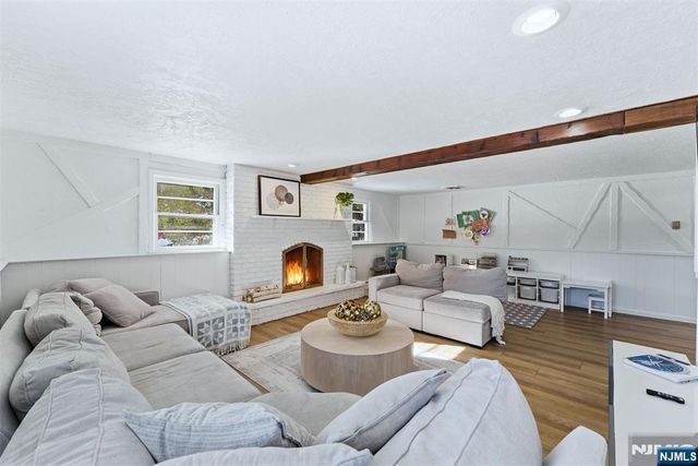 55 Somerset Drive, Woodcliff Lake, NJ 07677