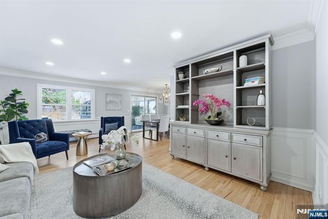 55 Somerset Drive, Woodcliff Lake, NJ 07677