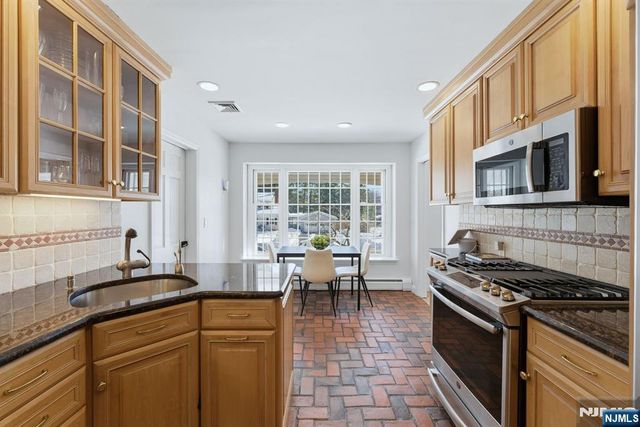 55 Somerset Drive, Woodcliff Lake, NJ 07677