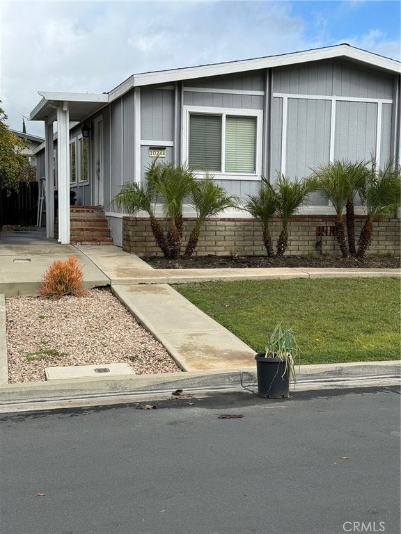 Image 2 of property listing at 10244 Wrangler, Corona, CA 92883