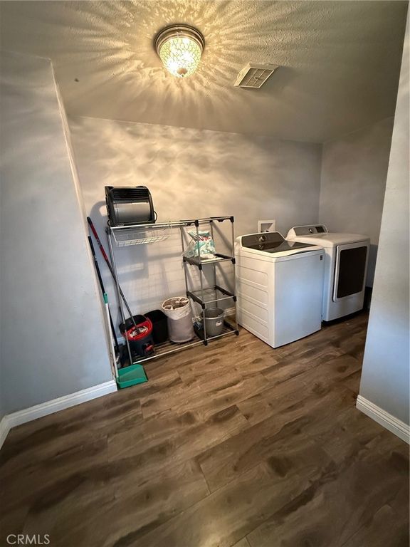 Image 9 of property listing at 10244 Wrangler, Corona, CA 92883