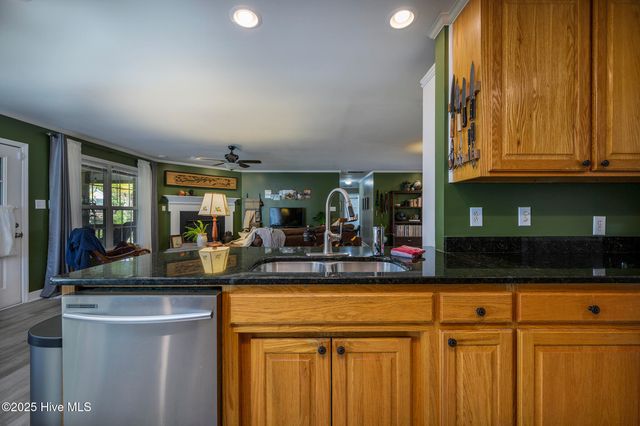 318 Magellan Drive, New Bern, NC 28560