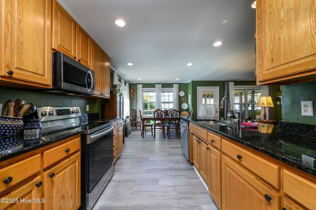 318 Magellan Drive, New Bern, NC 28560