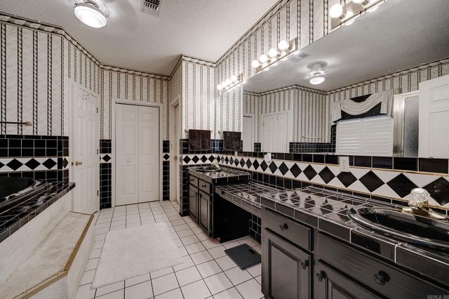 17 Ozark Drive, Greenbrier, AR 72039