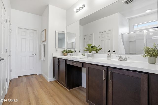 628 W WHITE SANDS Drive, San Tan Valley, AZ 85140
