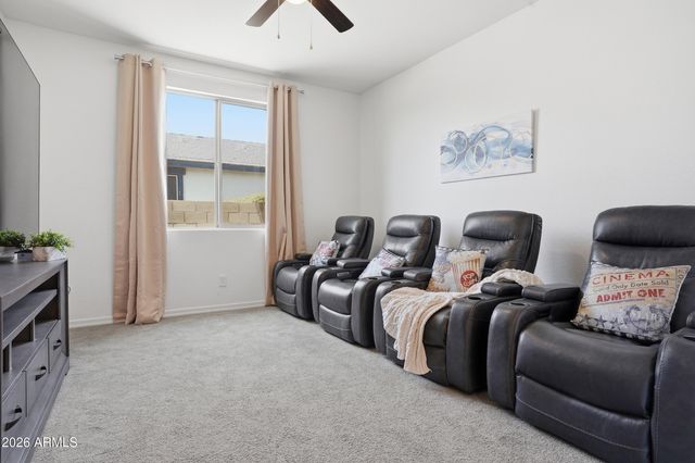 628 W WHITE SANDS Drive, San Tan Valley, AZ 85140
