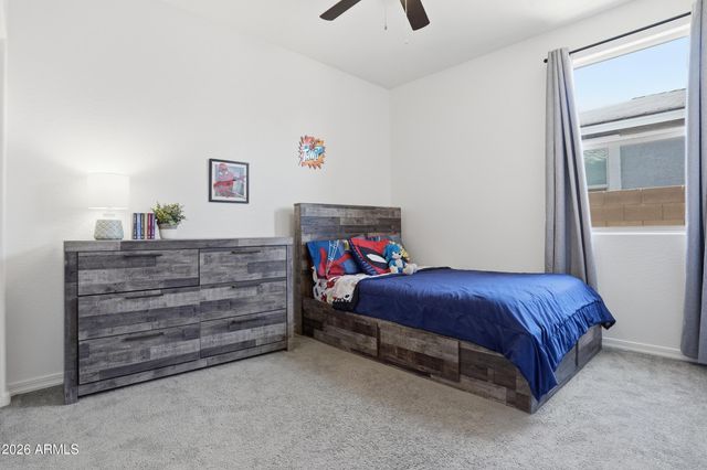 628 W WHITE SANDS Drive, San Tan Valley, AZ 85140