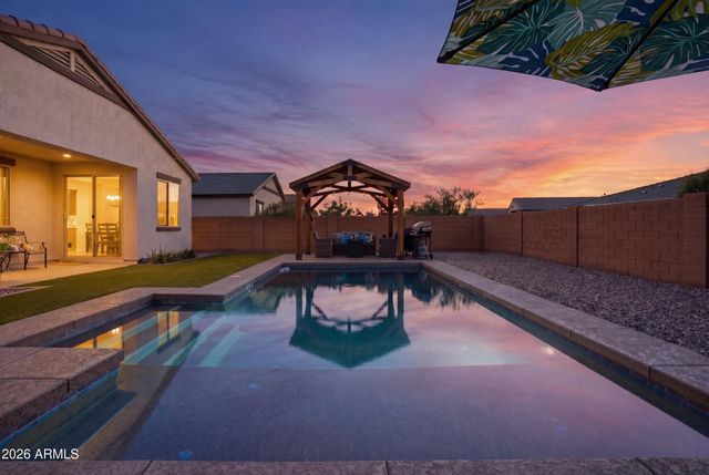 628 W WHITE SANDS Drive, San Tan Valley, AZ 85140