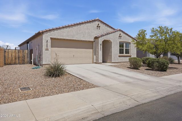 628 W WHITE SANDS Drive, San Tan Valley, AZ 85140