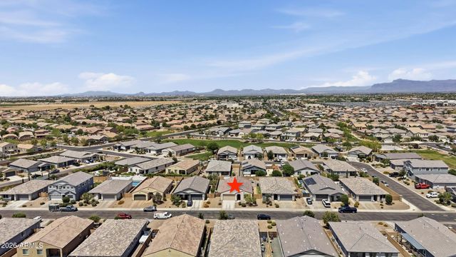 628 W WHITE SANDS Drive, San Tan Valley, AZ 85140