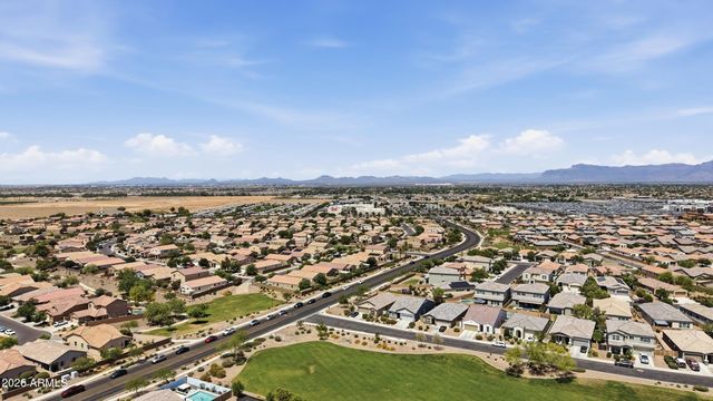 628 W WHITE SANDS Drive, San Tan Valley, AZ 85140