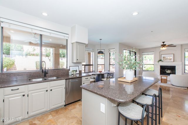 9048 E BLANCHE Drive, Scottsdale, AZ 85260
