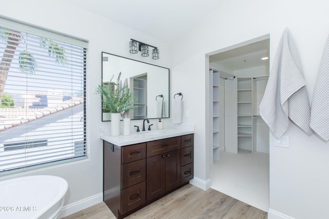 9048 E BLANCHE Drive, Scottsdale, AZ 85260