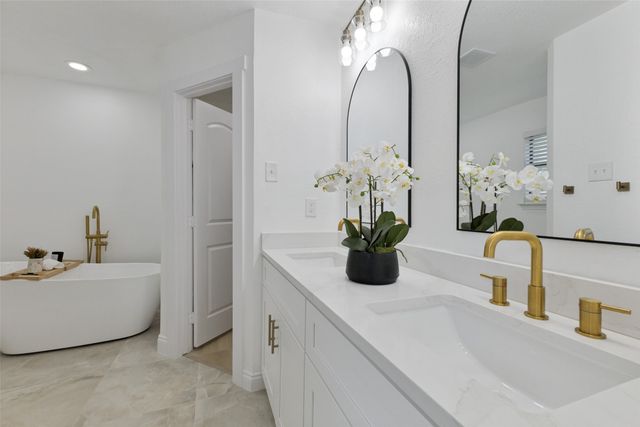 4721 Fallon Place, Dallas, TX 75227
