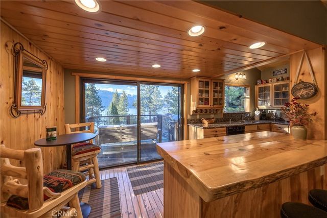 752 Cove Drive, Big Bear Lake, CA 92315