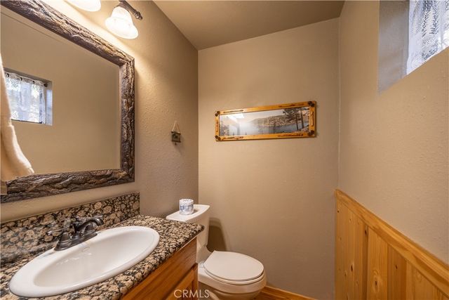 752 Cove Drive, Big Bear Lake, CA 92315