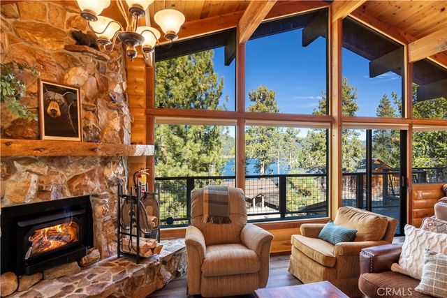 752 Cove Drive, Big Bear Lake, CA 92315