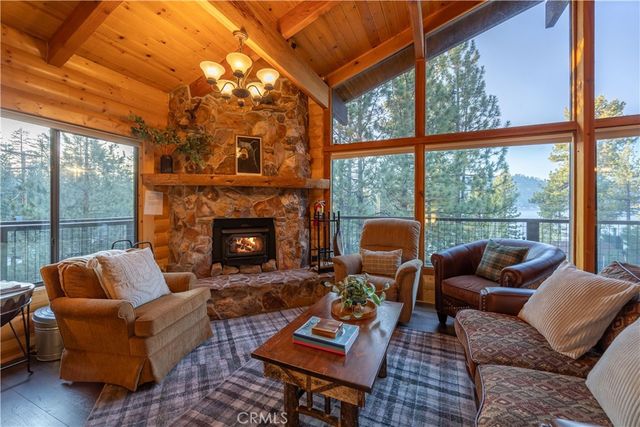 752 Cove Drive, Big Bear Lake, CA 92315