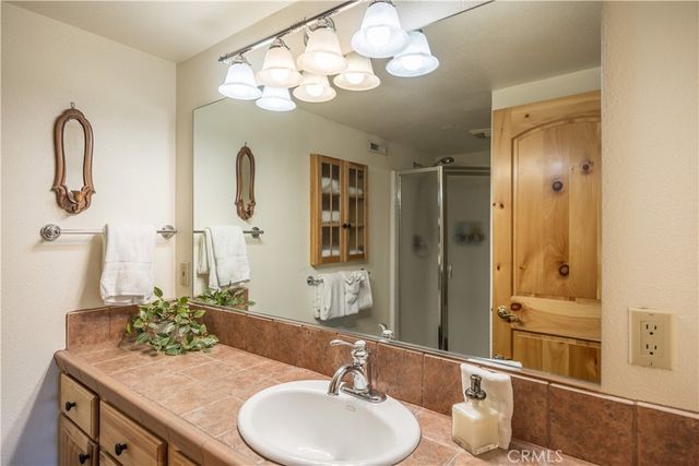 752 Cove Drive, Big Bear Lake, CA 92315