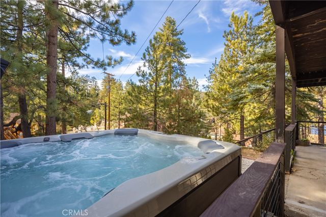 752 Cove Drive, Big Bear Lake, CA 92315
