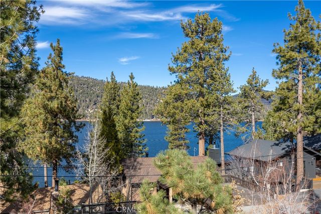 752 Cove Drive, Big Bear Lake, CA 92315