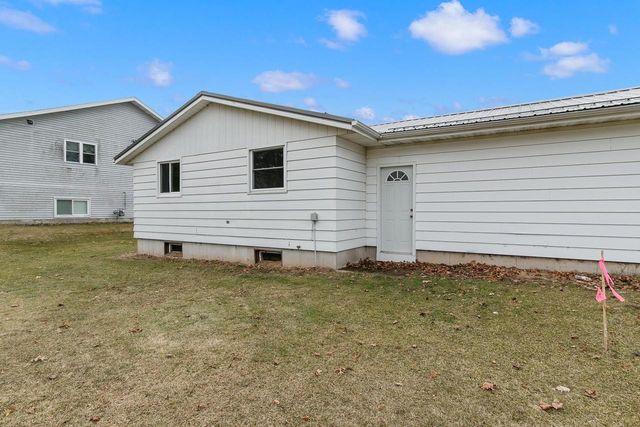 625 Cross Street, Poynette, WI 53955