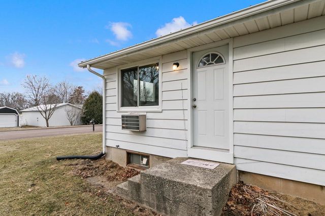 625 Cross Street, Poynette, WI 53955