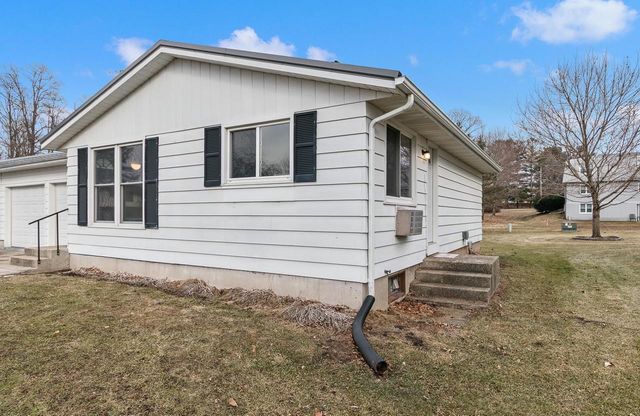 625 Cross Street, Poynette, WI 53955