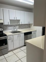 20680 NE 4th Court 206, Miami, FL 33179