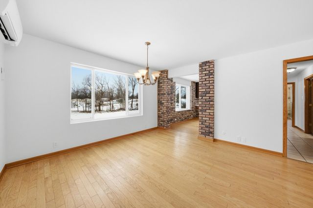 21122 S Hillside Road, Frankfort, IL 60423