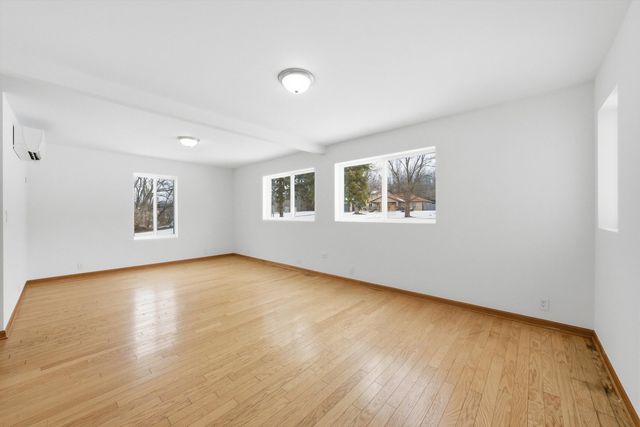 21122 S Hillside Road, Frankfort, IL 60423