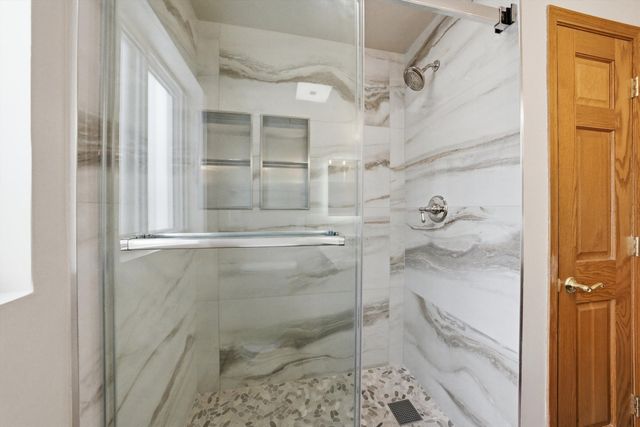 21122 S Hillside Road, Frankfort, IL 60423