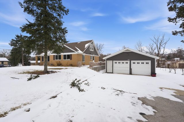 21122 S Hillside Road, Frankfort, IL 60423