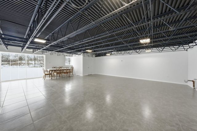 21122 S Hillside Road, Frankfort, IL 60423