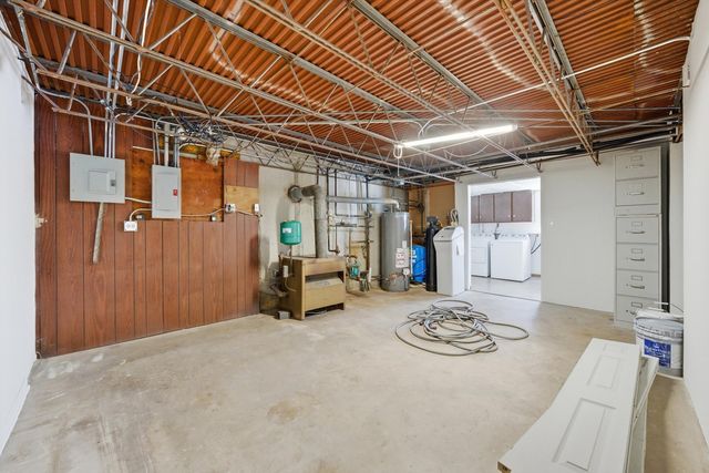 21122 S Hillside Road, Frankfort, IL 60423